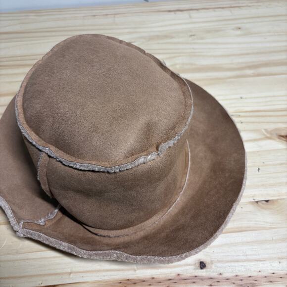 Hat Attack Womens One Size Reversible Faux Shearling Bucket Hat Natural - Picture 3 of 7